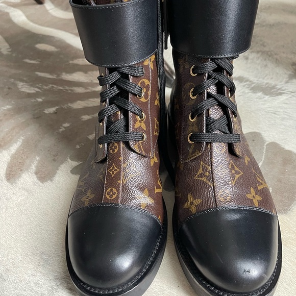 Louis Vuitton Wonderland Flat Ranger Boots - Picture 6 of 16